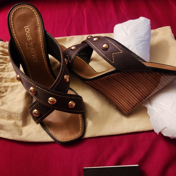 Louis Vuitton wedge sandals**SOLD** - Picture 10 of 12